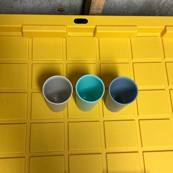Tupperware 16 oz Plastic Drinking Glass Cups Set of 3 Gray Blue Light Blue - Picture 3 of 8